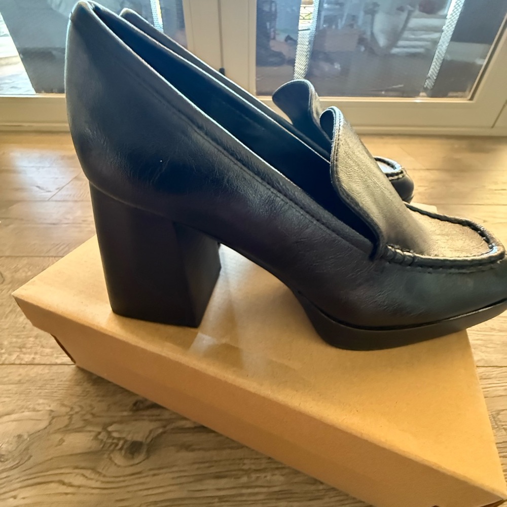 Steve Madden Elegant Black Loafers